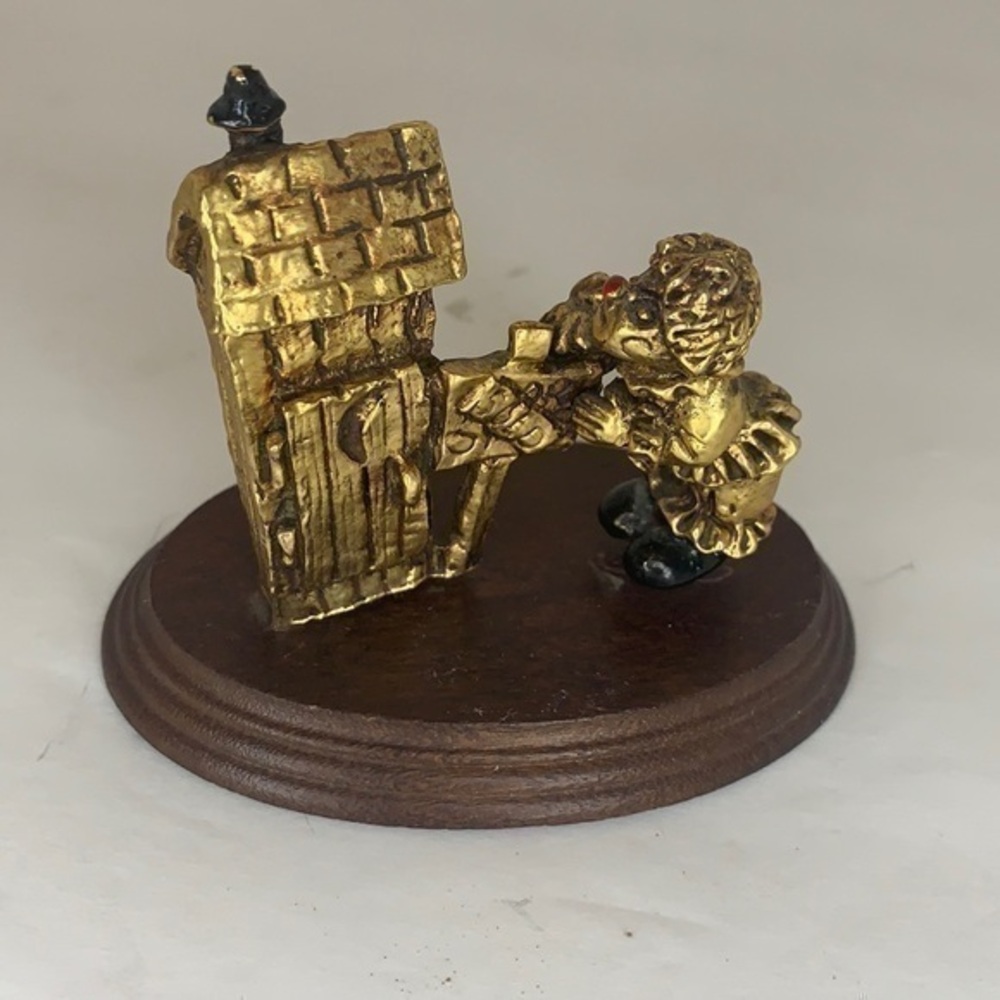 JUDY TALBOT, OUTHOUSE FIGURINE